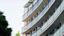 Bărbat de 58 de ani, găsit decedat după ce a căzut de la etajul 10 al unui hotel din Olimp