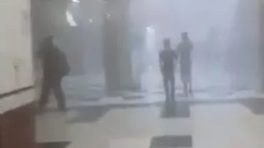Incendiu în cel mai mare mall din Bangladesh! Mai multe persoane, blocate în clădire (VIDEO)