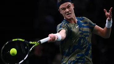 Performanță extraordinară: Holger Rune, elevul lui Patrick Mouratoglou, l-a învins pe Novak Djokovic în finala turneului Masters de la Paris (VIDEO)