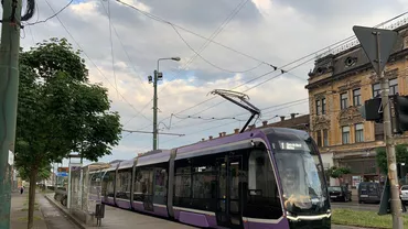 O femeie din Timișoara a fost lovită de tramvai în timp ce traversa strada. Vatmanița nu a reușit să oprească la timp